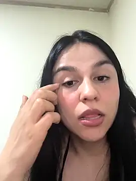 Snapshot of Daniela-rosee chatting on 05/09/26, 01:22 Daniela-rosee online show from 05/09/26, 01:22