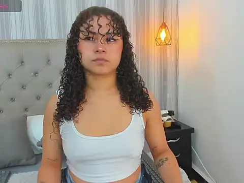 Sofiapassionne online show from 02/18/26, 01:40