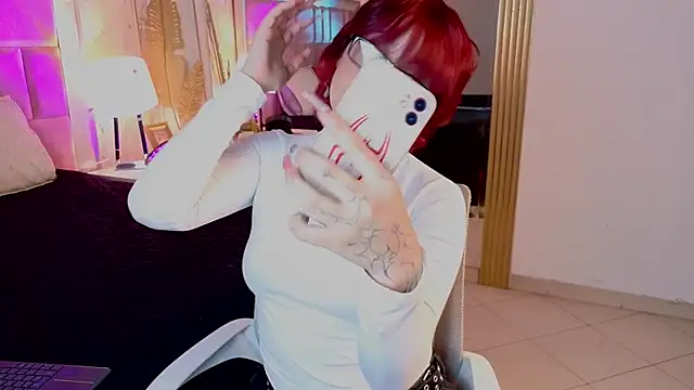 Snapshot of RobinBennett chatting on 03/09/26, 01:37 RobinBennett online show from 03/09/26, 01:37