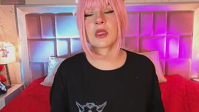 Snapshot of RobinBennett chatting on 03/15/26, 02:06 RobinBennett online show from 03/15/26, 02:06