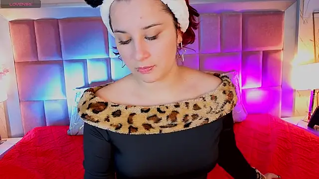 Snapshot of RobinBennett chatting on 03/29/26, 10:37 RobinBennett online show from 03/29/26, 10:37