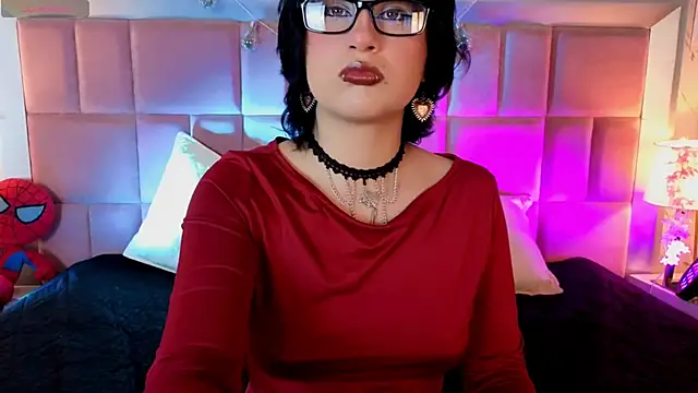 Snapshot of RobinBennett chatting on 04/18/26, 12:09 RobinBennett online show from 04/18/26, 12:09