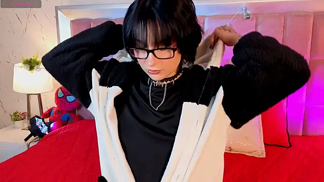 Snapshot of RobinBennett chatting on 04/19/26, 12:15 RobinBennett online show from 04/19/26, 12:15