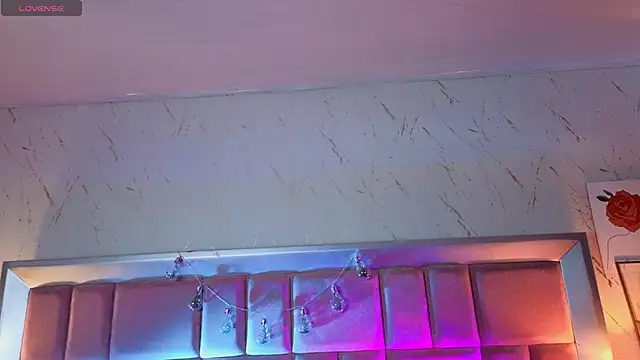 Snapshot of RobinBennett chatting on 04/23/26, 12:40 RobinBennett online show from 04/23/26, 12:40