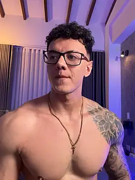 Thomas Falcon online show from 10/03/25, 01:13