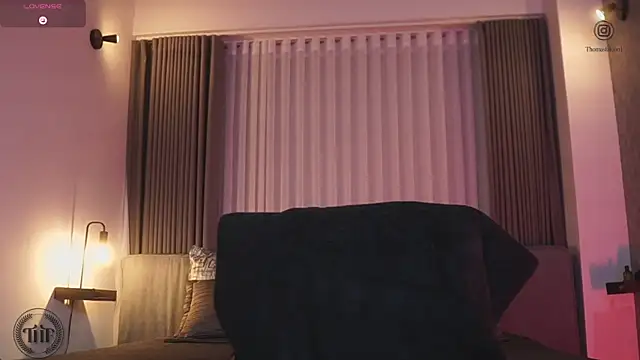 Thomas Falcon online show from 11/04/25, 12:43