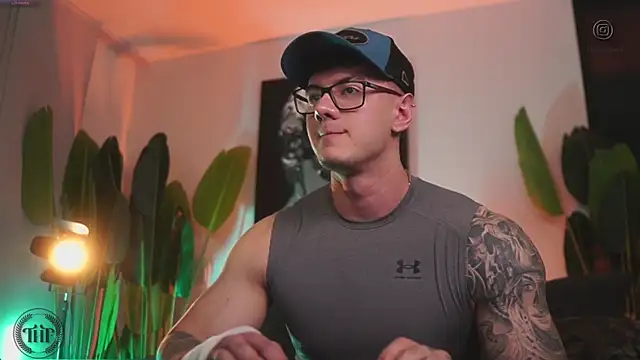 Thomas Falcon online show from 11/23/25, 12:32