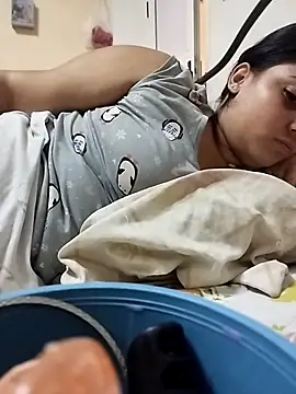 Snapshot of merylinbebe chatting on 10/08/25, 08:28 merylinbebe online show from 10/08/25, 08:28