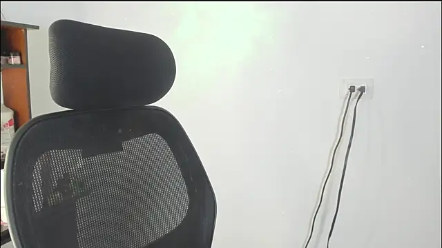 Snapshot of SofiaBermudez chatting on 10/20/25, 04:13 SofiaBermudez online show from 10/20/25, 04:13