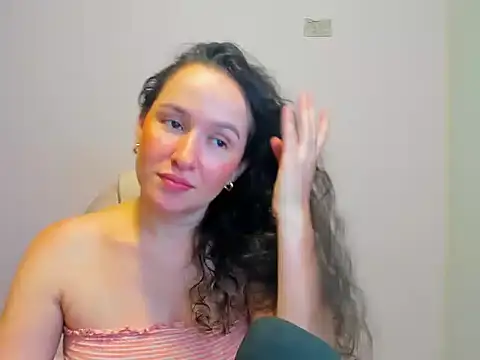 Snapshot of butterflyfree1 chatting on 09/30/25, 11:43 butterflyfree1 online show from 09/30/25, 11:43