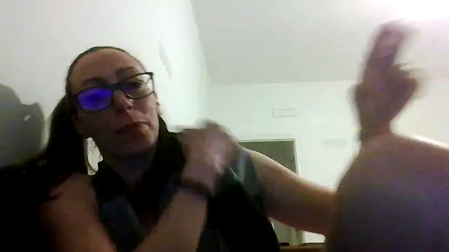 Snapshot of Astrid3 chatting on 12/20/25, 04:52 Astrid3 online show from 12/20/25, 04:52