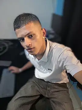 Snapshot of Boyxcock7 chatting on 04/17/26, 11:19 Boyxcock7 online show from 04/17/26, 11:19