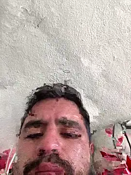 aalvaro98 online show from 11/30/25, 05:28