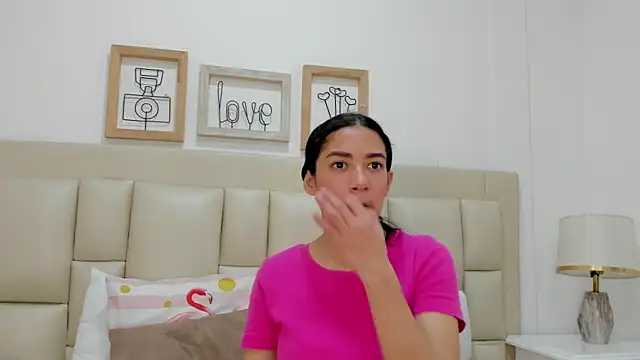 Skylerwhite02 online show from 02/05/26, 07:40