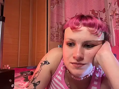 Snapshot of MystiqueRoxy chatting on 09/10/25, 02:44 MystiqueRoxy online show from 09/10/25, 02:44