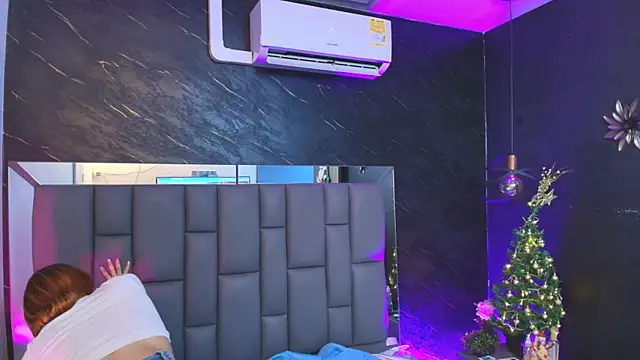 kissme luna online show from 11/27/25, 07:05