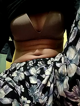 Snapshot of Aasha_devi05 chatting on 10/25/25, 12:29 Aasha devi05 online show from 10/25/25, 12:29