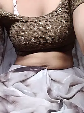 Snapshot of Aasha_devi05 chatting on 10/31/25, 05:25 Aasha devi05 online show from 10/31/25, 05:25