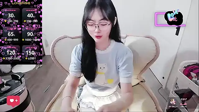 Snapshot of baby-yaya20 chatting on 04/13/26, 09:04 baby-yaya20 online show from 04/13/26, 09:04