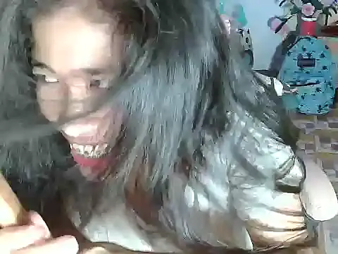 Snapshot of Sweet_Asian25 chatting on 09/22/25, 11:45 Sweet Asian25 online show from 09/22/25, 11:45