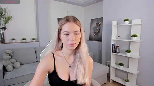 Susan Mimi online show from 10/18/25, 04:26