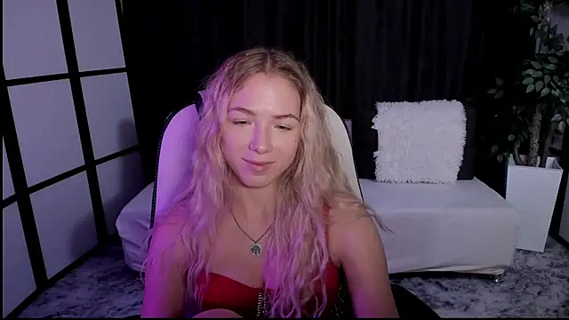 Susan Mimi online show from 10/24/25, 02:52