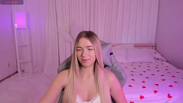 Susan Mimi online show from 11/10/25, 04:22