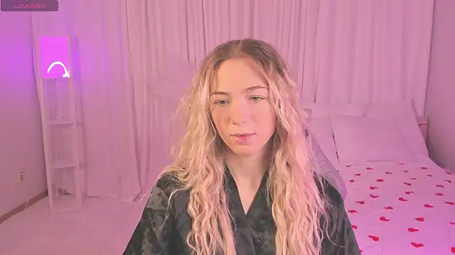 Susan Mimi online show from 12/04/25, 03:27