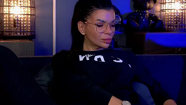 EleniaDevons online show from 10/16/25, 11:44