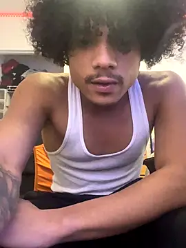 Snapshot of Cartyiii chatting on 10/15/25, 02:39 Cartyiii online show from 10/15/25, 02:39