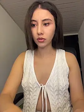Snapshot of Viithoney chatting on 11/23/25, 12:10 Viithoney online show from 11/23/25, 12:10