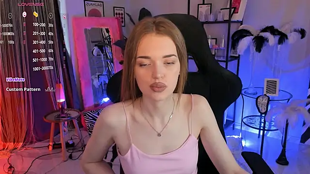 Snapshot of FlexyFox chatting on 04/17/26, 02:53 FlexyFox online show from 04/17/26, 02:53