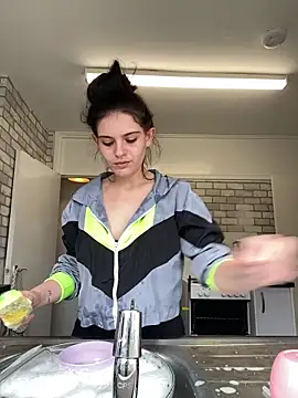 Camwithchlox online show from 09/29/25, 12:21