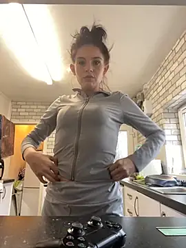 Camwithchlox online show from 10/17/25, 02:30