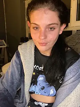 Camwithchlox online show from 10/22/25, 11:48