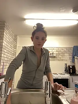 Camwithchlox online show from 10/28/25, 09:17