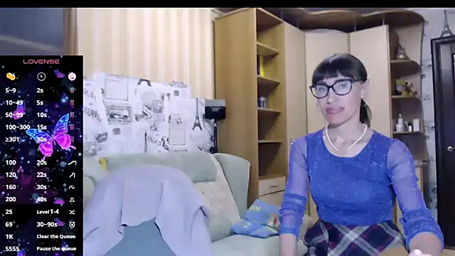 Snapshot of Two_Sisters chatting on 09/13/25, 11:43 Two Sisters online show from 09/13/25, 11:43