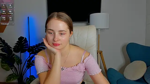 Snapshot of Sweet__Amily chatting on 10/01/25, 06:19 Sweet Amily online show from 10/01/25, 06:19