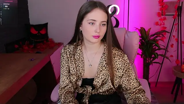 Snapshot of Sweet__Amily chatting on 10/28/25, 08:29 Sweet Amily online show from 10/28/25, 08:29