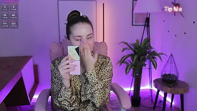 Snapshot of Sweet__Amily chatting on 11/22/25, 07:29 Sweet Amily online show from 11/22/25, 07:29