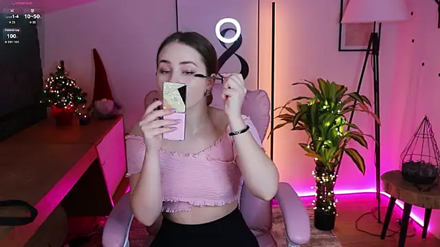 Snapshot of Sweet__Amily chatting on 12/04/25, 07:17 Sweet Amily online show from 12/04/25, 07:17