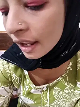 Itz Mayra  online show from 11/05/25, 06:02