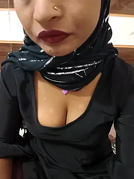 Itz Mayra  online show from 11/10/25, 05:39