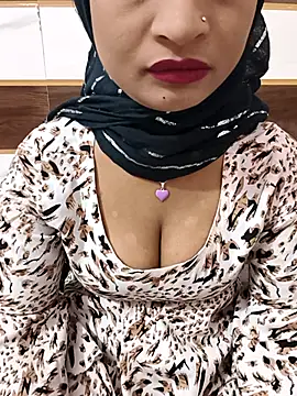 Itz Mayra  online show from 11/12/25, 06:14