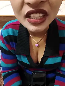 Itz Mayra  online show from 11/18/25, 06:07