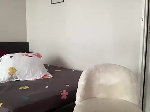 lannaah  online show from 09/27/25, 08:19