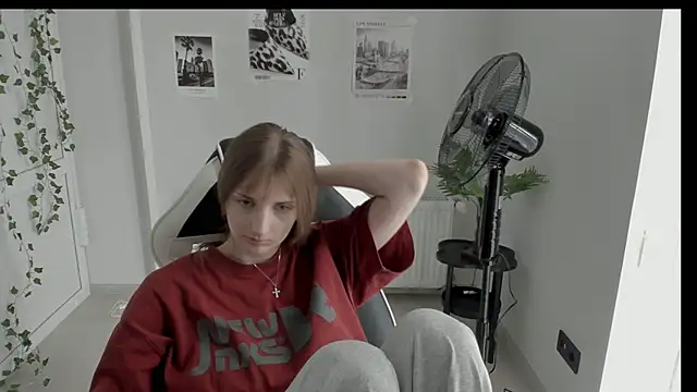 Snapshot of NeyliDream chatting on 06/13/26, 10:02 NeyliDream online show from 06/13/26, 10:02