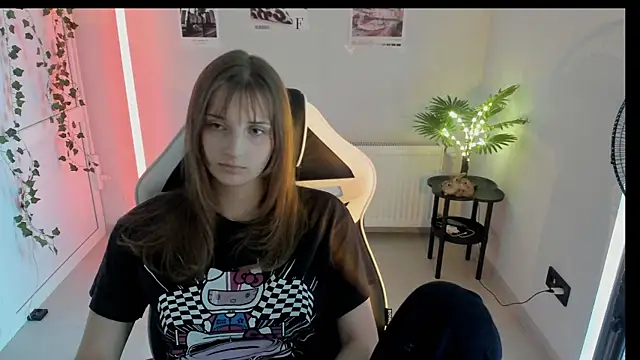 Snapshot of NeyliDream chatting on 07/10/26, 03:25 NeyliDream online show from 07/10/26, 03:25
