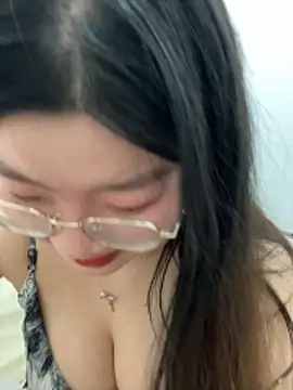 xxwang20 online show from 11/13/25, 11:20