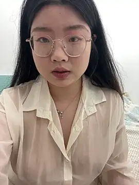 Snapshot of xxwang20 chatting on 04/15/26, 05:42 xxwang20 online show from 04/15/26, 05:42